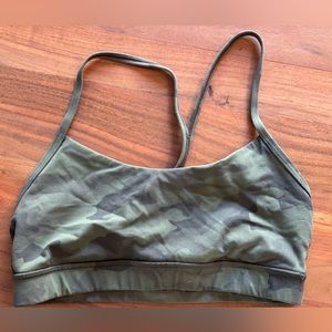 Lulu lemon sports bra flow nulu